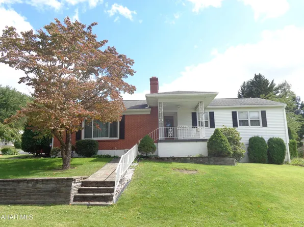 177 Devon Dr, Hollidaysburg, PA 16648