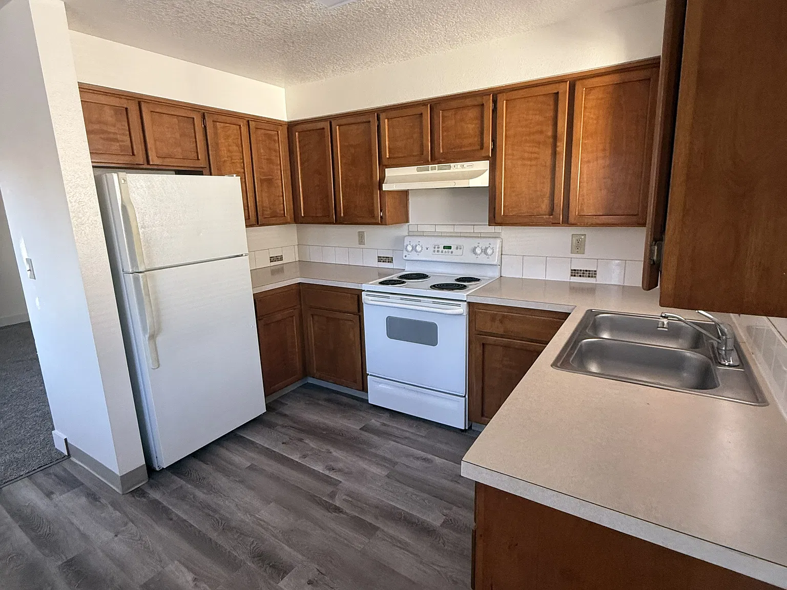 2 bed, 825 sqft, $1,375 — Photo 1