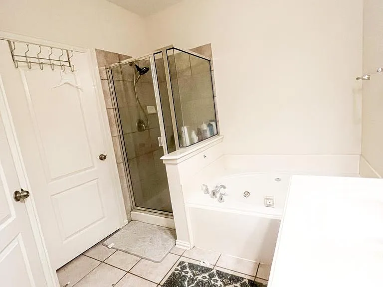 2356 Aurora Dr — Photo 4
