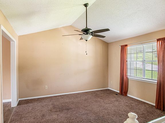 3rd image of 8208 Fallen Maple Dr