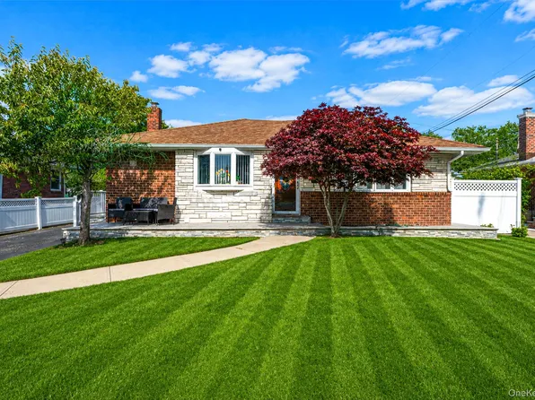 117 Wadsworth Avenue, Levittown, NY 11756
