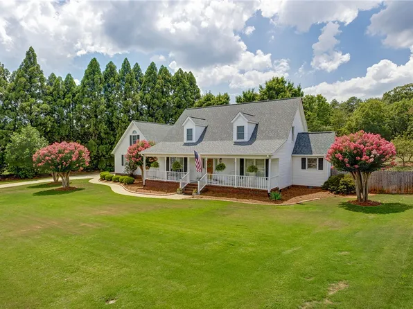 206 Killarney Way, Easley, SC 29642