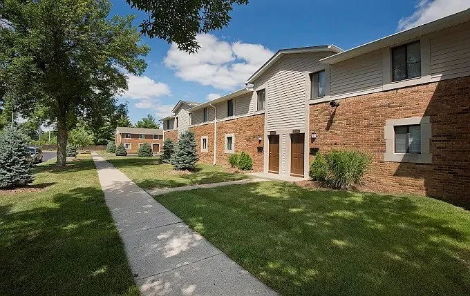 Knoll Ridge Townhomes — Photo 6