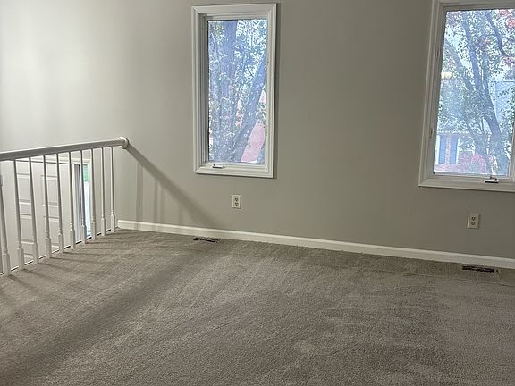 3rd image of 986 Jairus Dr