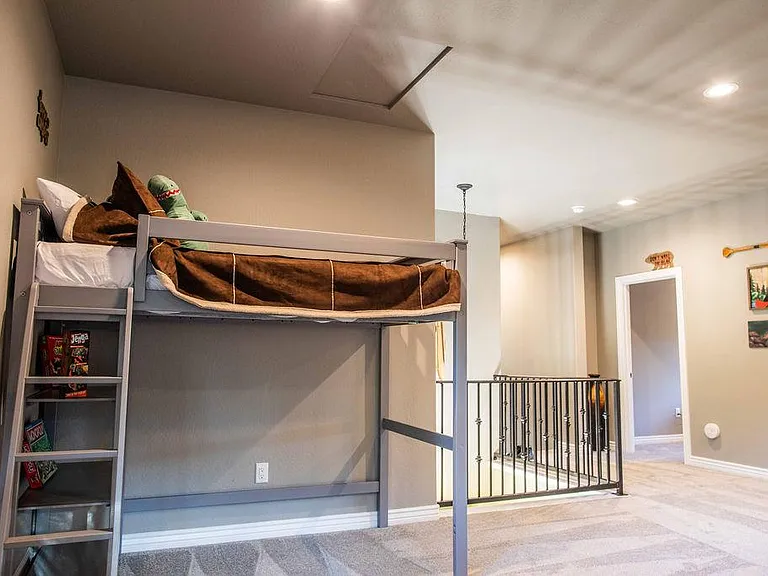 548 Comanche — Photo 13