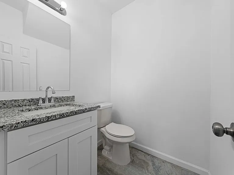 323 Gabriel St #101 — Photo 16