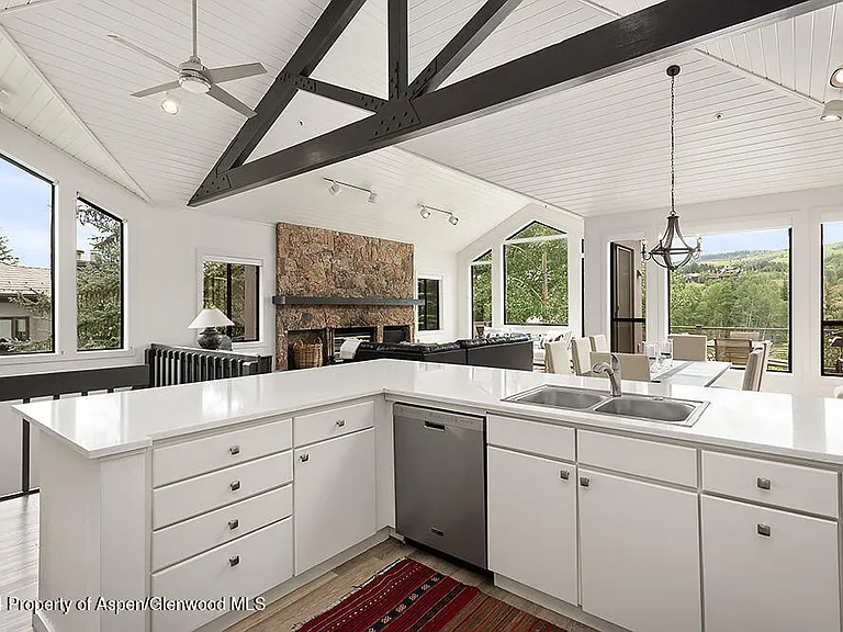 3904 Brush Creek Rd #11 — Photo 13