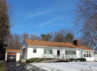 6 Creekwood Dr, Rochester, NY 14626