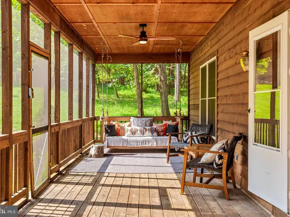 6005 Page Valley Rd, Luray, VA 22835