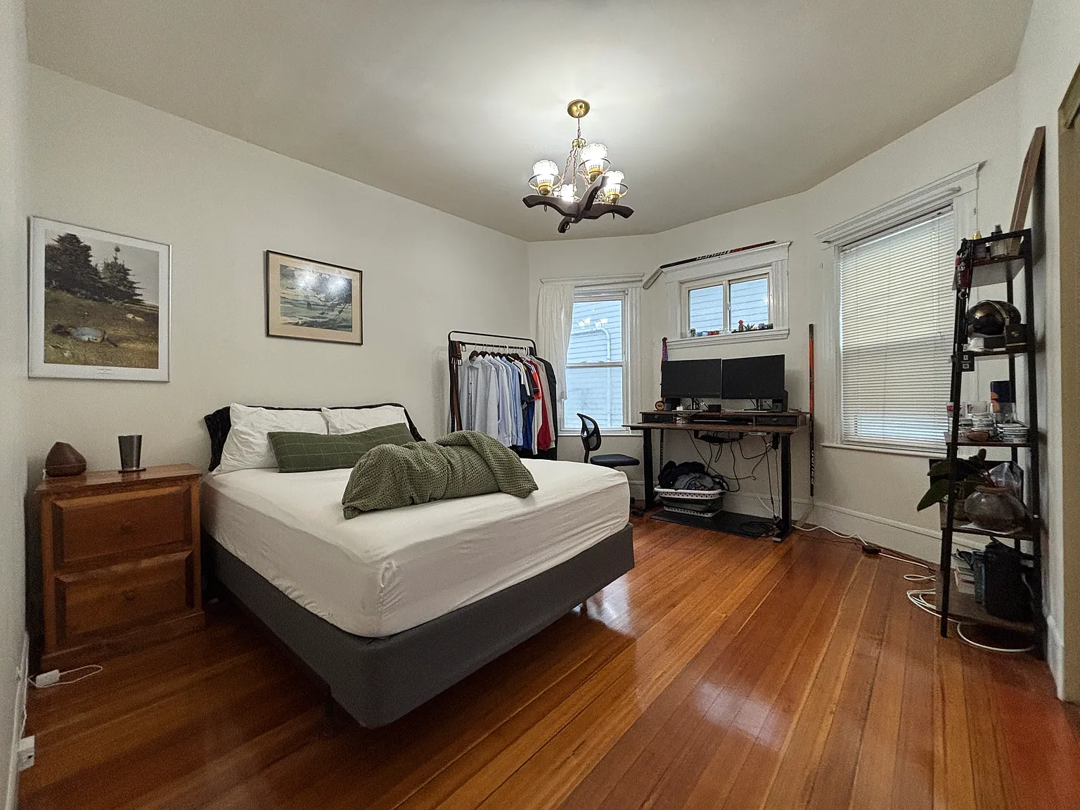 3 bed, 1200 sqft, $3,000 — Photo 2