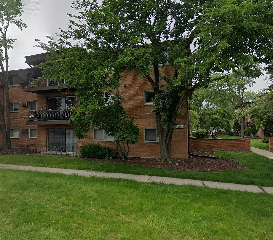 18550 Torrence Ave APT 19 photo 1