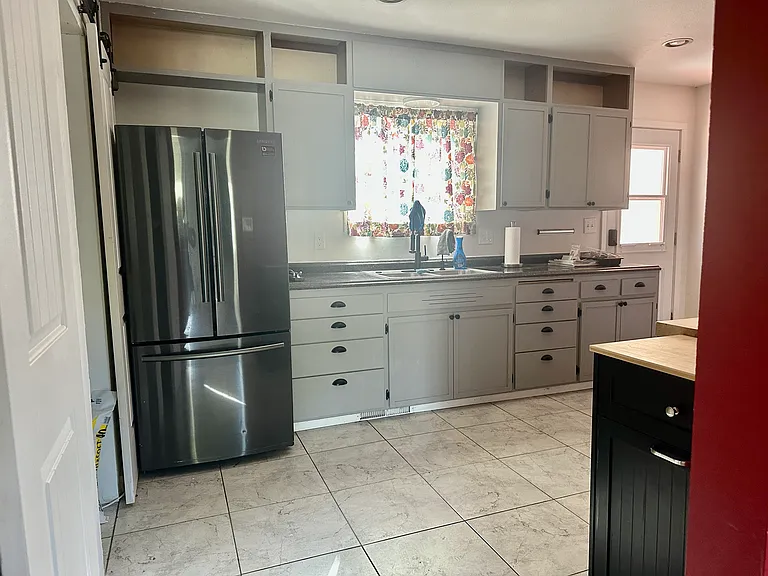 247 Riverside Dr — Photo 8
