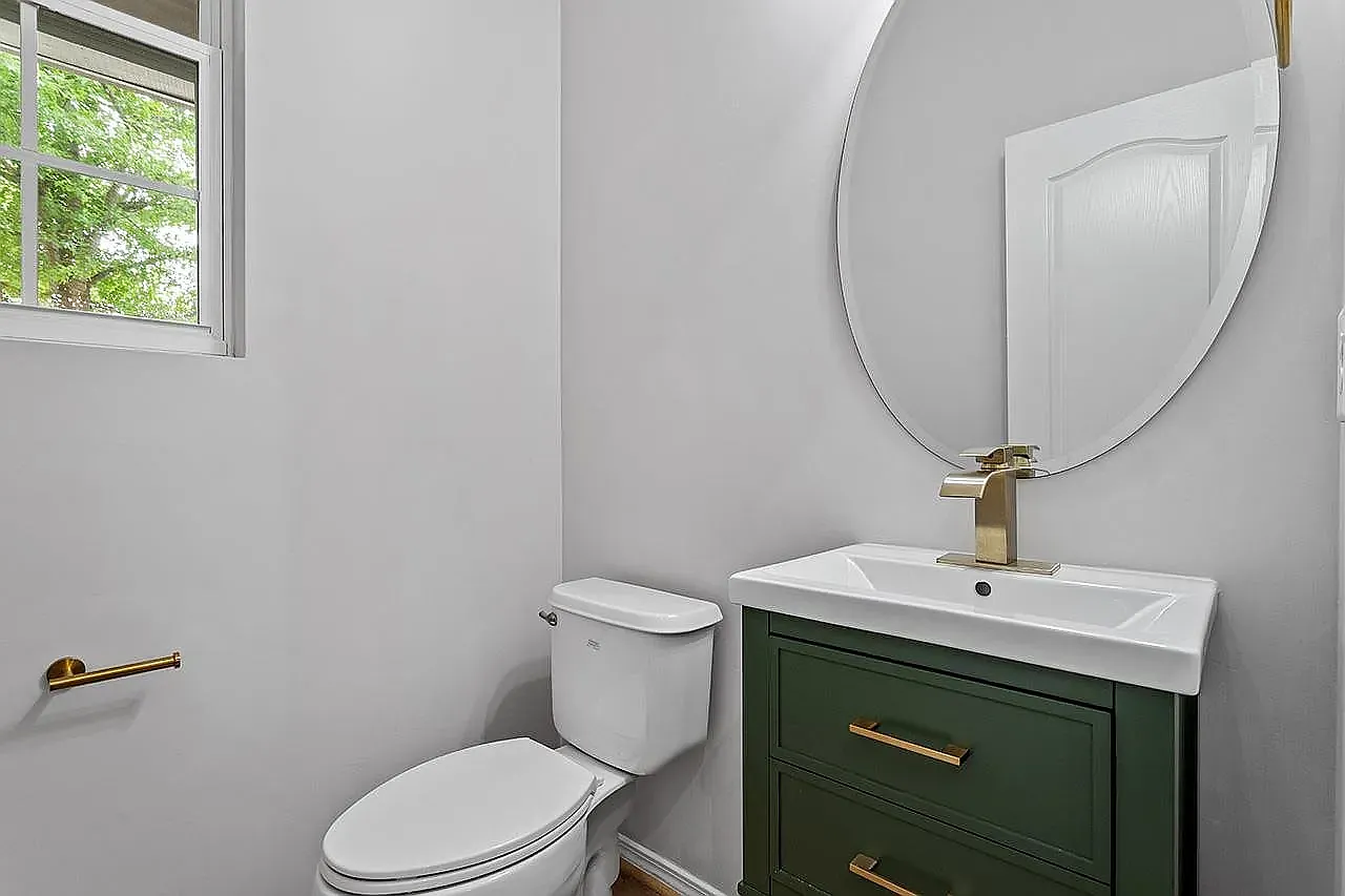 3 bed, 2.5 bath, 1427 sqft, $2,200 — Photo 4