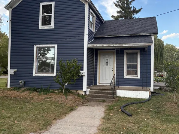 903 E State St, Saint Johns, MI 48879