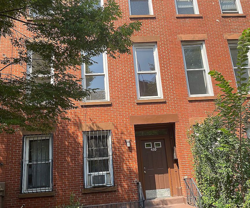 1st image of 410 Adelphi St Floor 2