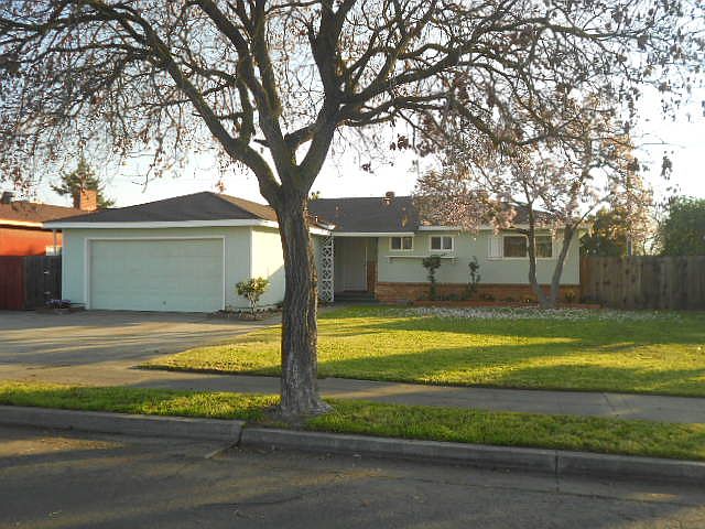 1st image of 674 Laurel Ave