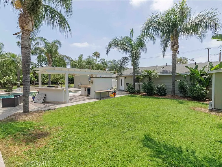 10249 Jurupa Rd — Photo 18