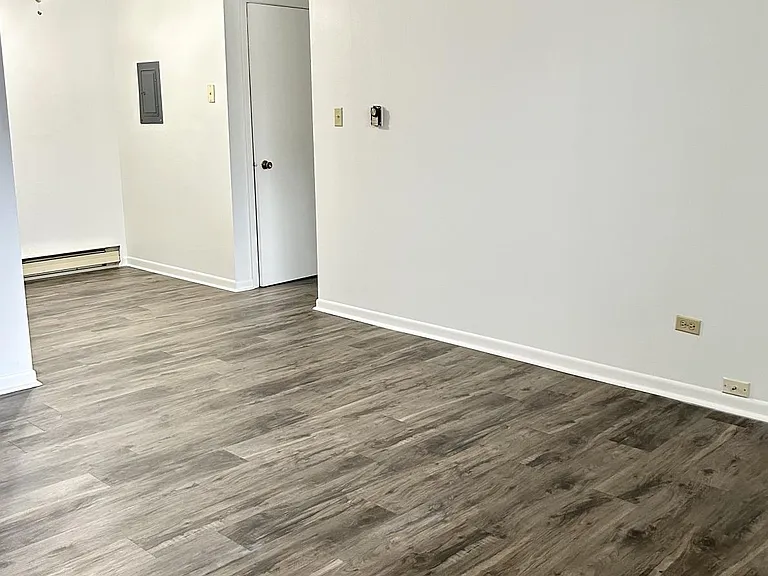 Camelot II Apartments, LLC — Photo 8