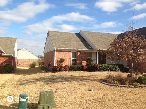 3rd image of 8068 Park Pike Dr