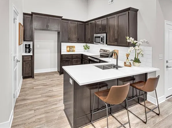 5832 Hunter Ct, Raytown, MO 64133