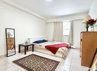 56 Garthdale Ct #1, Toronto, ON M3H5P9