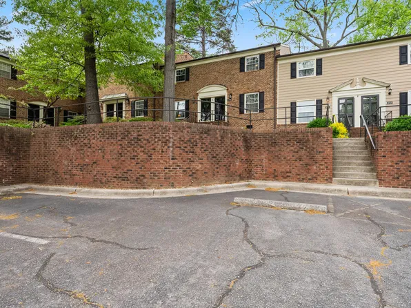 3749 Yorktown Pl, Raleigh, NC 27609