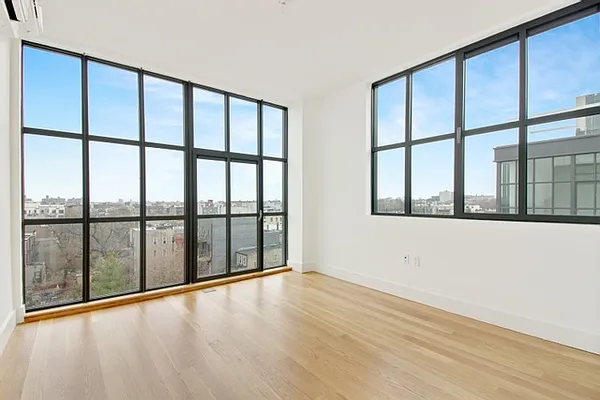 Rented by EXR | media 2