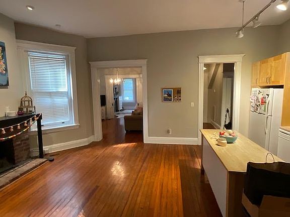 5th image of 2312 Grove Ave