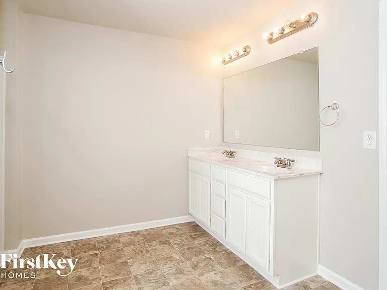 327 Stoney Hollow Rd — Photo 10