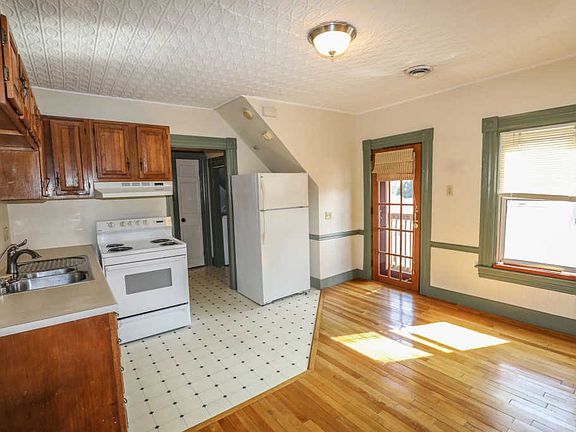 5th image of 74 Dartmouth St #3