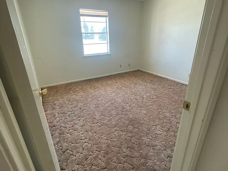 115 W Lagrange St — Photo 15
