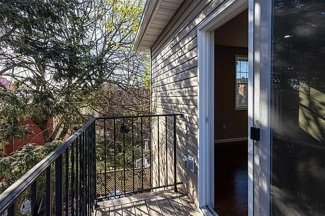 69 Hutton St #1 — Photo 6