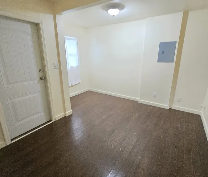 9340 Woodbine St — Photo 3