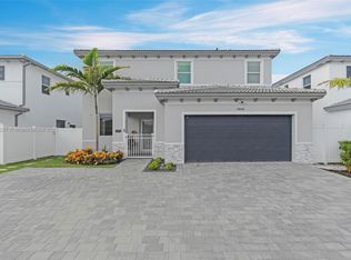 Kings Grove, Miami, FL 33187