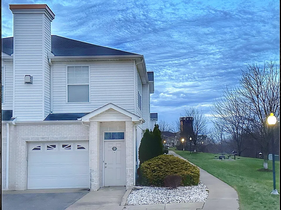 248 Adams Pointe Blvd #2