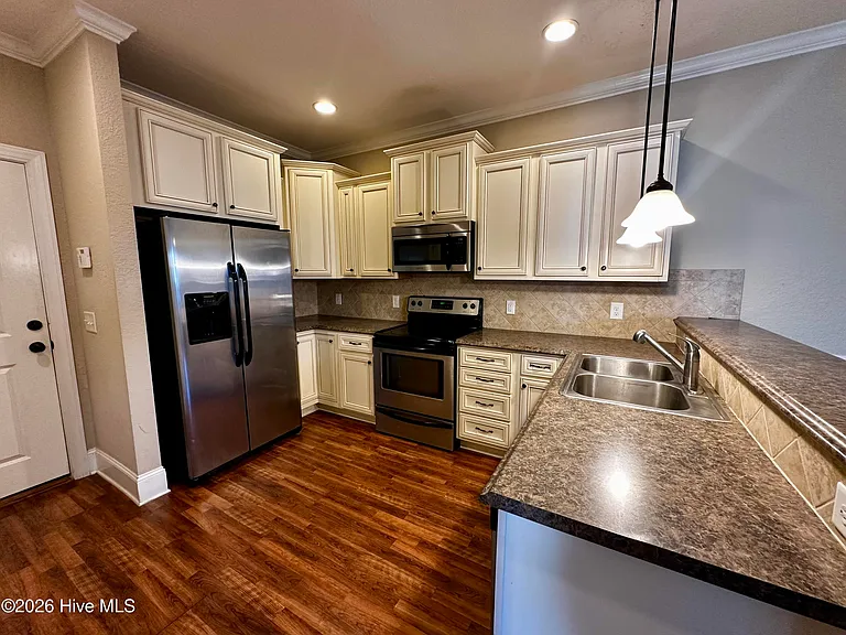 1855 Cambria Dr #B — Photo 6