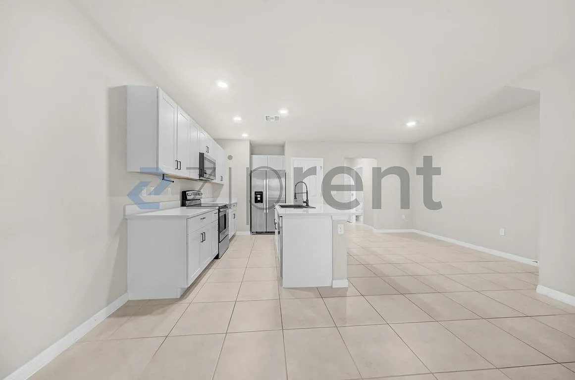 3 bed, 2.5 bath, 1582 sqft, $2,800 — Photo 4