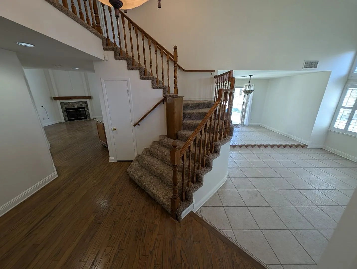 8432 Airmont Ct — Photo 2