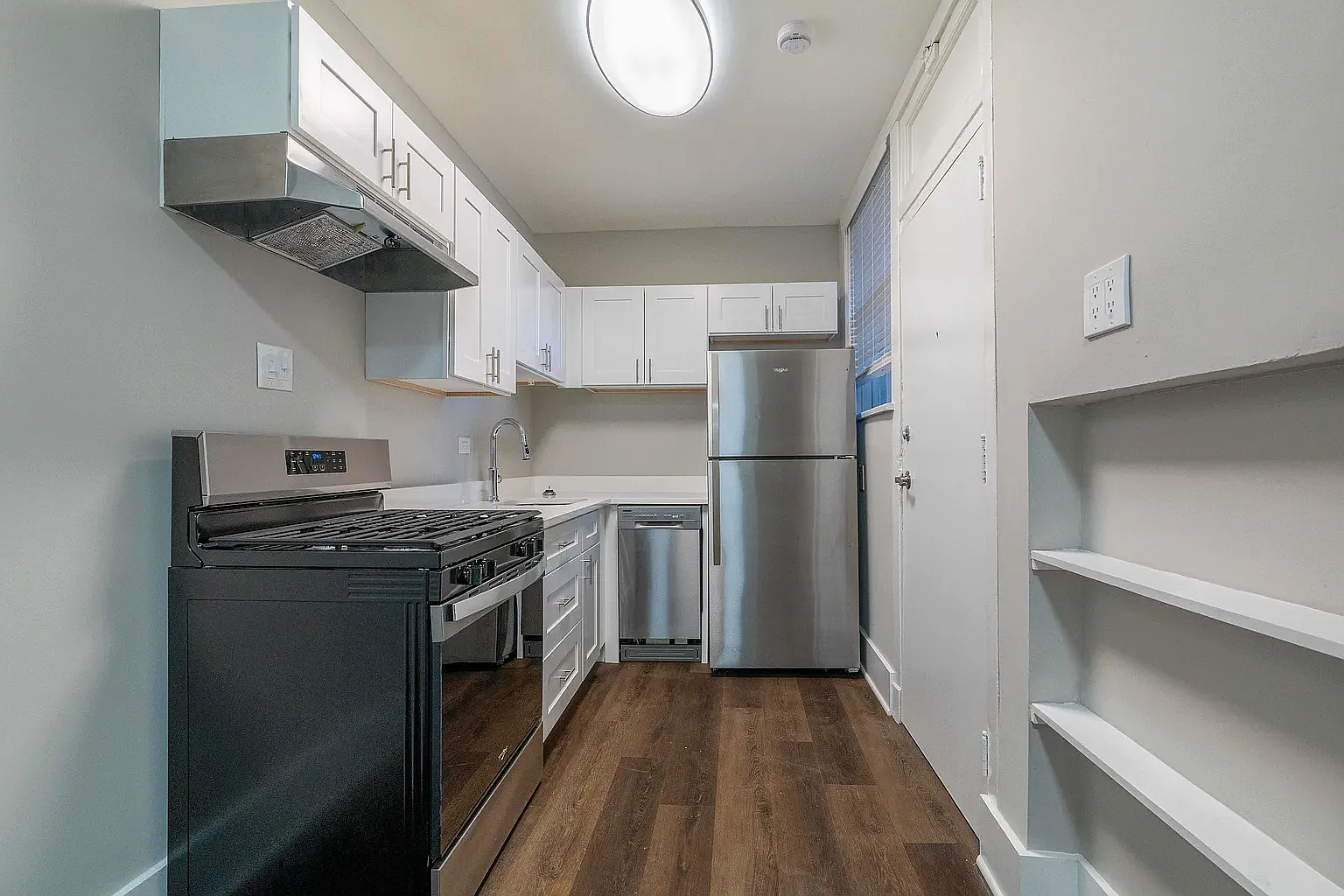 Rogers Park Apartments — Photo 1