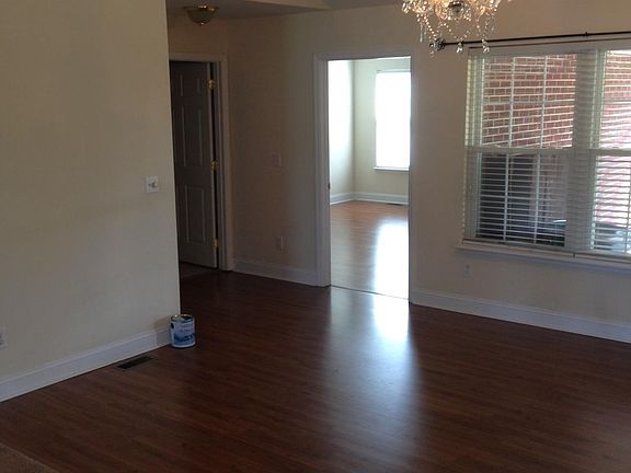 4th image of 536 Twin Lake Dr