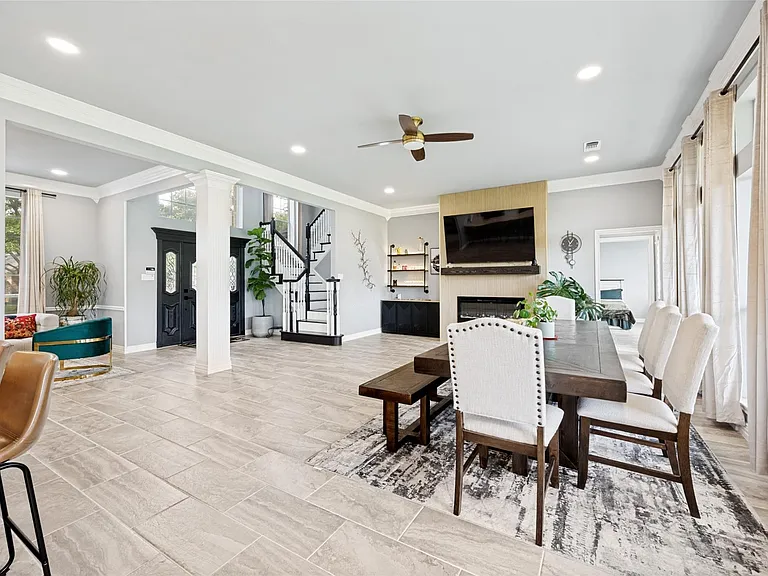 818 Riviera Dr — Photo 14