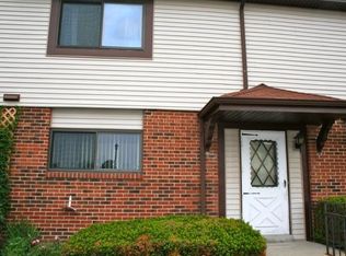 5835 Cambridge Cir, Racine, WI 53406