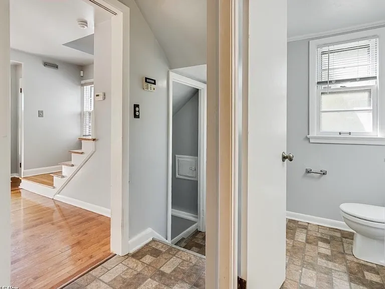 2348 Saybrook Rd — Photo 17