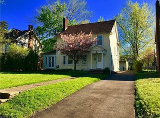 3057 Chadbourne Rd, Shaker Heights, OH 44120