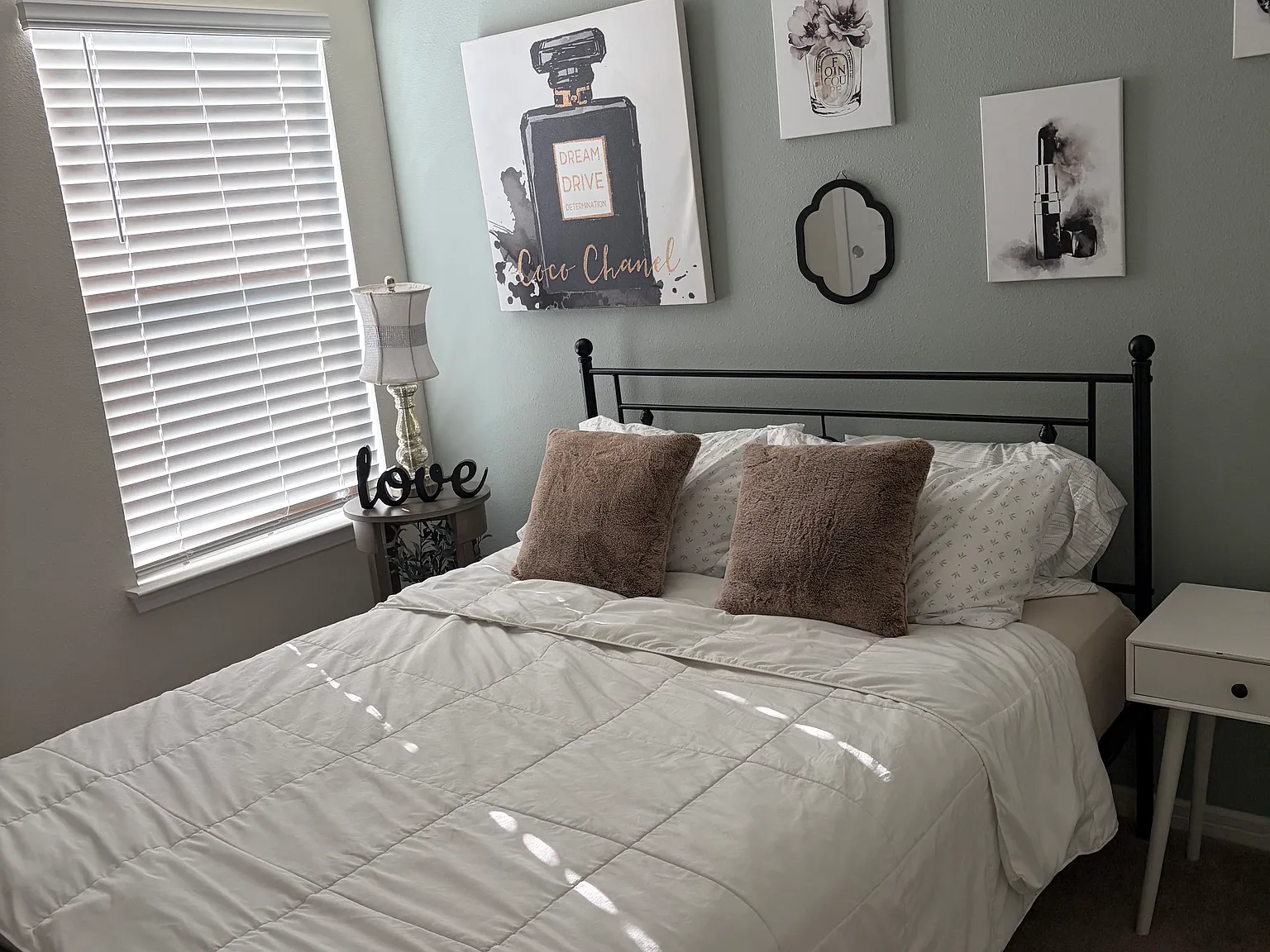 3 bed, 2.5 bath, 1802 sqft, $2,500 — Photo 3