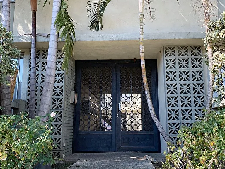 3105 S Durango Ave — Photo 2