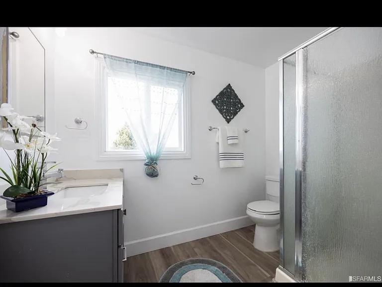 1526 Highland Blvd — Photo 14