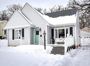 6107 Woodland Rd, Des Moines, IA 50312