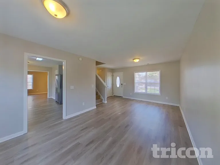 403 Parkstone Ct — Photo 3