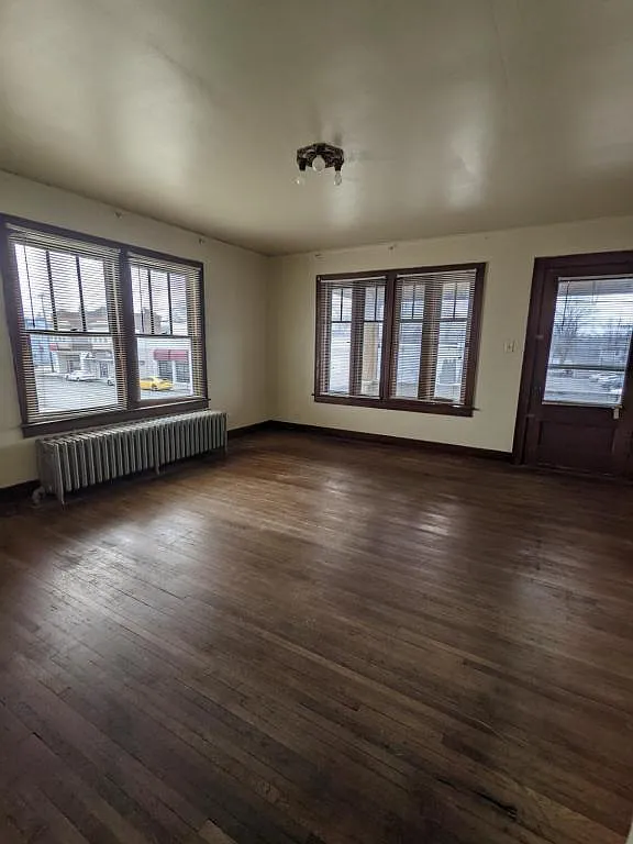 122 W Markland — Photo 1